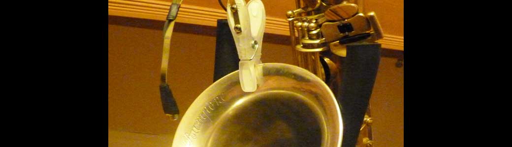 DIY saxophone clipon microphone